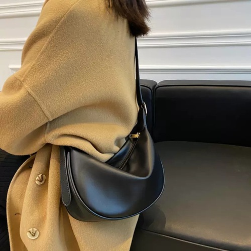 High-end niche small bag women's bag 2024 new fashion casual black one-shoulder crossbody bag versatile dumpling bag