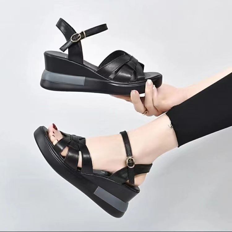 Sandalias de plataforma con suela gruesa para mujer, estilo coreano, de poliuretano, ligeras, con una sola tira y suela plana, para verano 2026 image 4