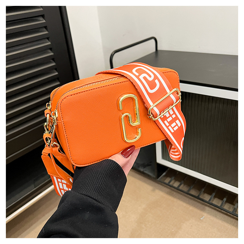 Comercio exterior transfronterizo 2025 nuevo bolso de cámara de moda simple y versátil europeo y americano, bolso de mensajero de diseño de nicho de tendencia