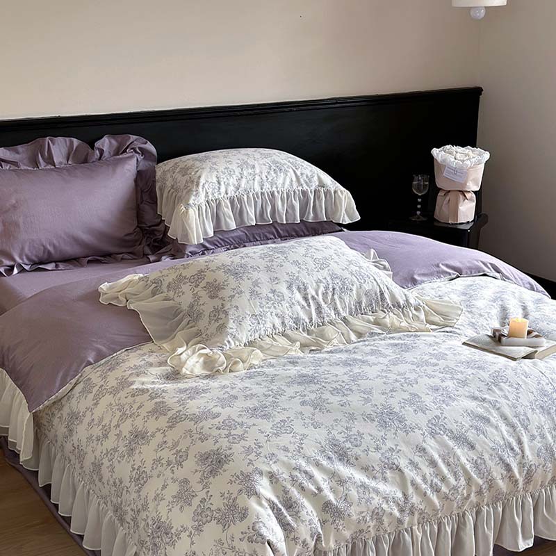 Conjunto de cama de quatro peças em algodão macio com estampa floral, estilo vintage boho francês nórdico, com capa de edredom e borda com babados._voghion.com