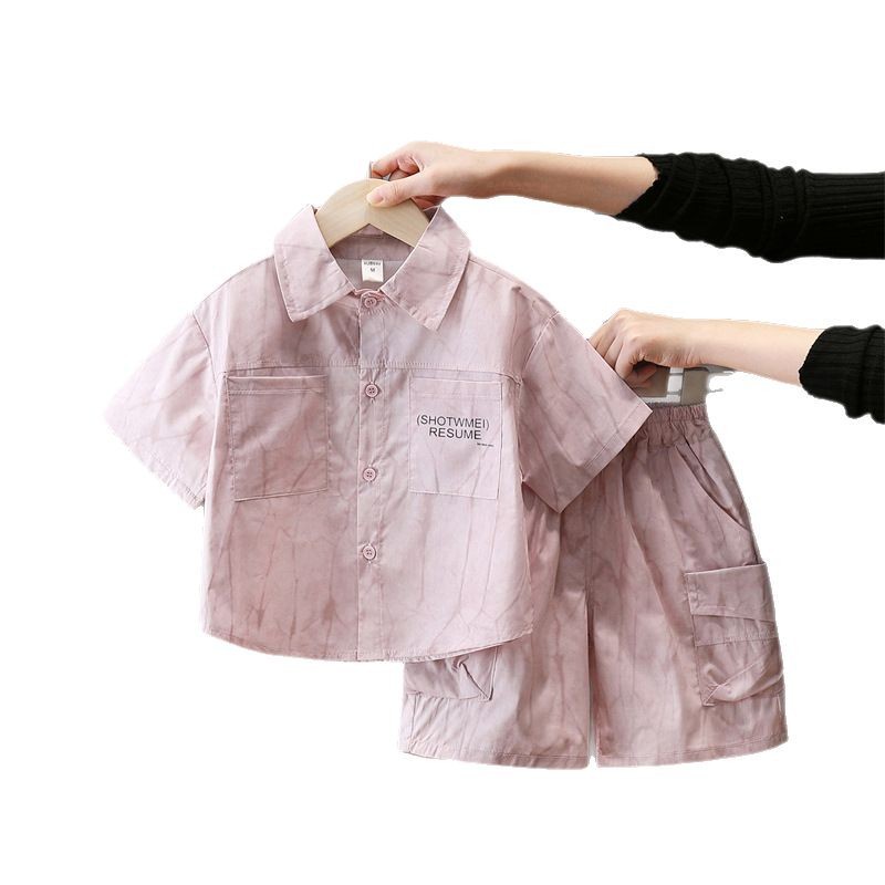 7145 Traje de verano para niños 2025 Nuevo estilo para niños Camisa coreana de herramientas de manga corta Traje de dos piezas de la calle frita de verano para bebés