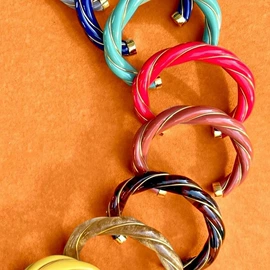 项链;耳环;耳钉