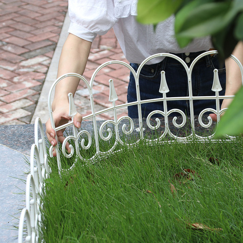 Courtyard garden small fence fence flower bed fence partition decoration gardening outdoor plastic ground guardrail wholesale