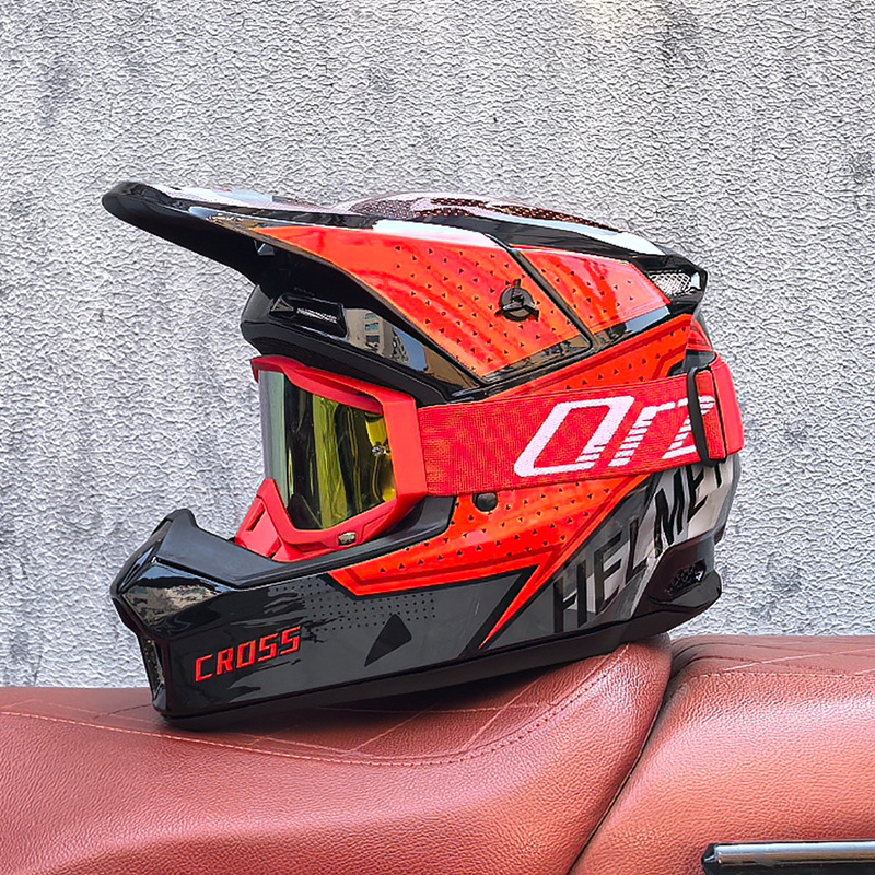 Casco todoterreno Casco de coche eléctrico Casco de rally para hombres y mujeres Casco de batería de descenso de velocidad de bicicleta de montaña Casco completo ORZ