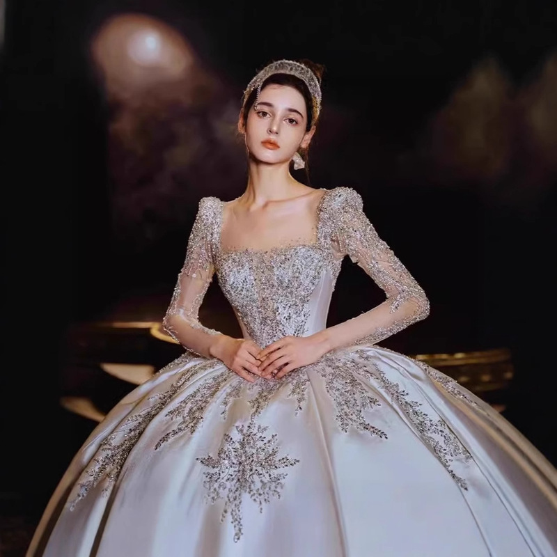 [Star Fanghua] New Heavy Industry Satin Bride Wedding Dress Long Sleeve Court French Retro Small Women