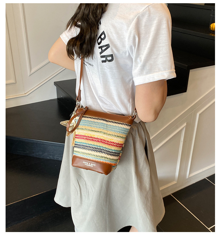 Fashionable straw woven bag for women 2025 summer new trendy woven single-shoulder crossbody women's bag, versatile bucket bag with patchwork full figure