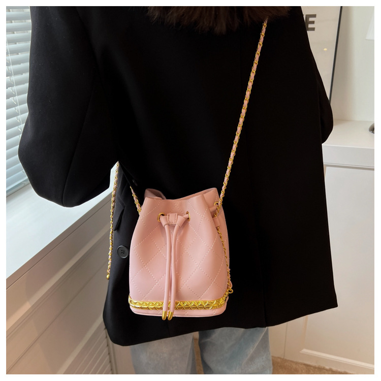 Women's Fashion Classic Style Solid Color Soft Surface Bucket Type String Shoulder Bag Bucket Bag Pu Leather Shoulder Bags display picture 9