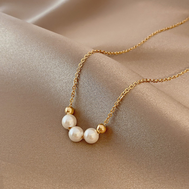 necklace from pearl