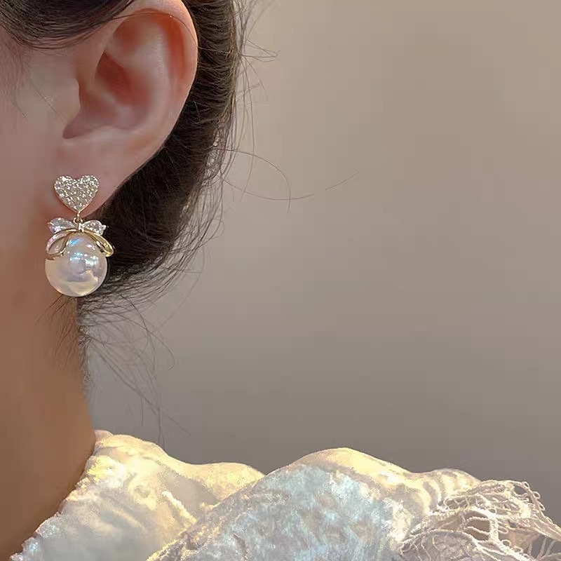 気質愛蝶カラフルな真珠のイヤリング女性のファッション多用途イヤリングハイエンドエレガントなライト高級イヤリング卸売|undefined