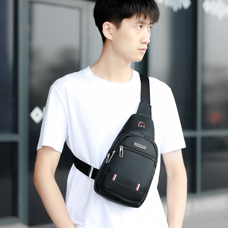 Casual Chest Bag for Men 2026 New Model Outdoor Commuting Shoulder Bag Casual Waterproof Wear-Resistant High-Value Small Crossbody Bag