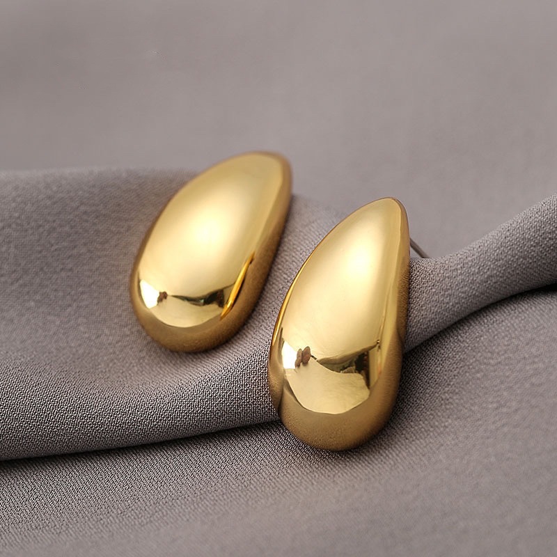 Plating Design Elegant Style 1 Pair Elegant Water Droplets Plating Copper 18k Gold Plated Ear Studs