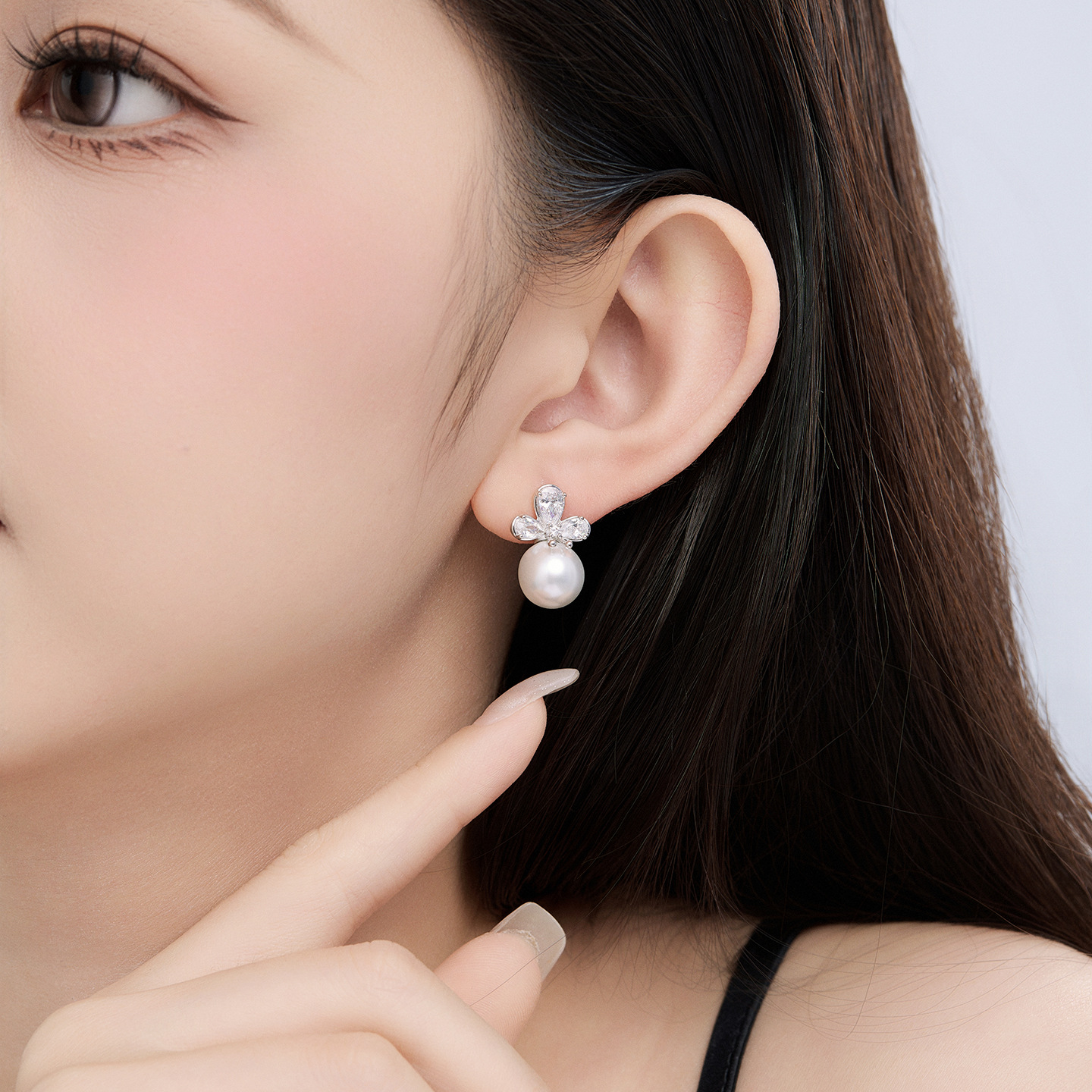 Xuping moda dulce estilo japonés y coreano imitación de perlas orejas de aleación de cobre chapado blanco ligero lujoso temperamento elegante pendientes al por mayor