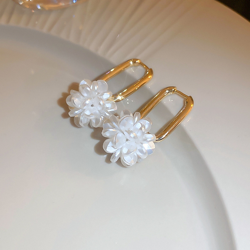 1 Pair Casual Elegant Lady Geometric Bow Knot Inlay Imitation Pearl Zircon Drop Earrings display picture 20