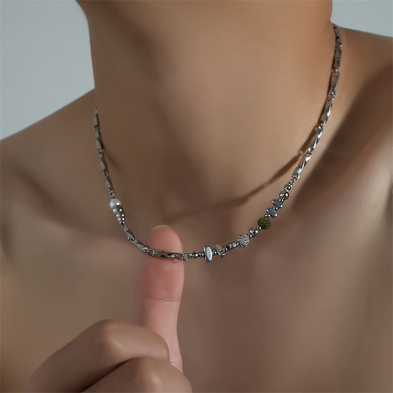 Niche design high-grade titanium steel mobius ring stitching necklace men's hip-hop all-match clavicle chain sweater chain tide Niche design high-grade titanium steel mobius ring stitching necklace men's hip-hop all-match clavicle chain sweater chain tide