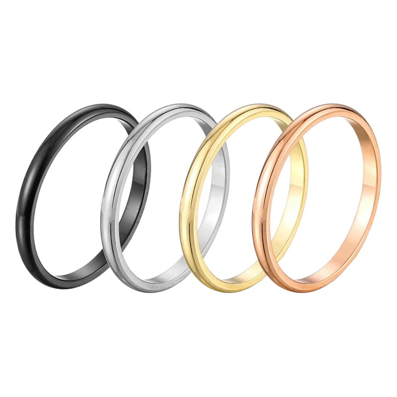 欧米の新型ファッションシンプルな光沢面チタン鋼指輪メッキ18kバラ金球面ステンレスカップル指輪女性