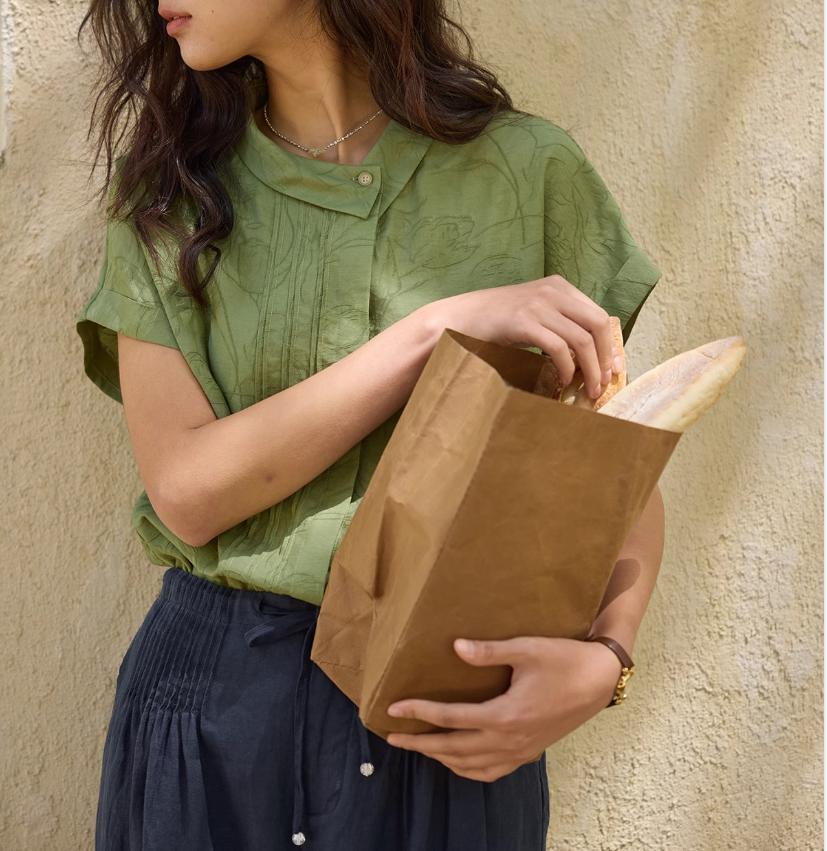 Áo sơ mi nữ linen họa tiết jacquard cổ ve không đối xứng tay ngắn — Mây trắng, Xanh lông mòng tre chi tiết 2