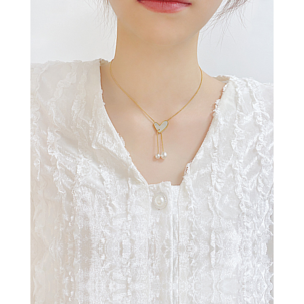 Fashion Heart Shape Stainless Steel Inlay Artificial Pearls Shell Pendant Necklace 1 Set