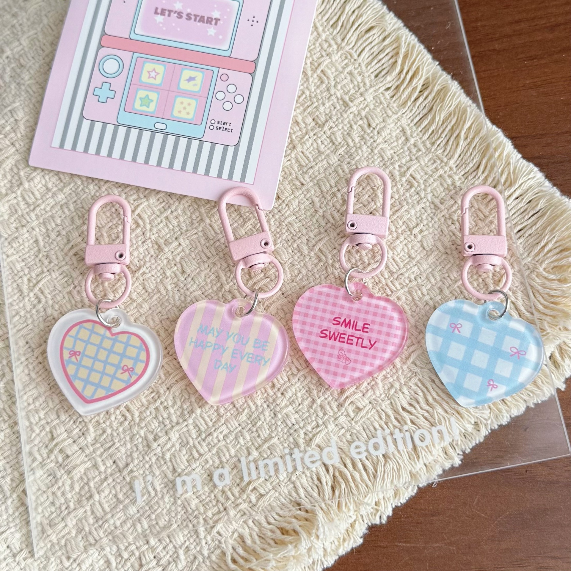 Cute doodle heart keychain, simple bag pendant, ns style accessory for couples and best friends, creative gift decoration