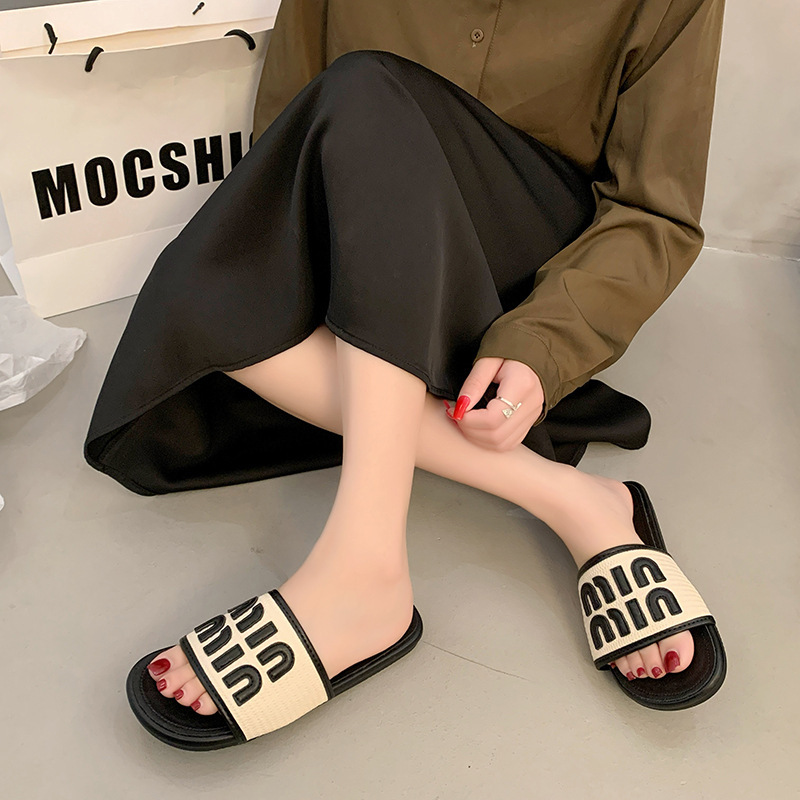 Zapatillas de playa para mujeres nuevas zapatillas frías de moda para mujeres zapatillas de verano