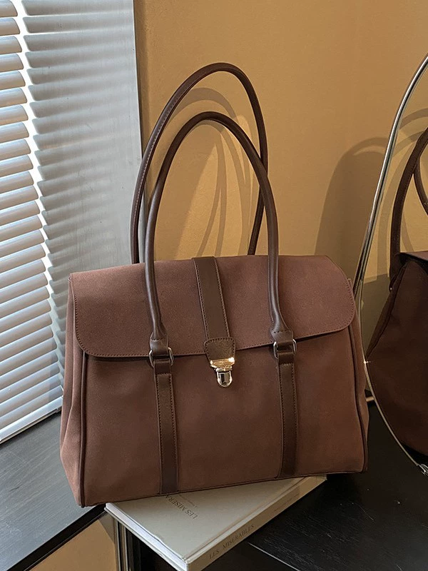 Capacious trend shoulder bag, high-end