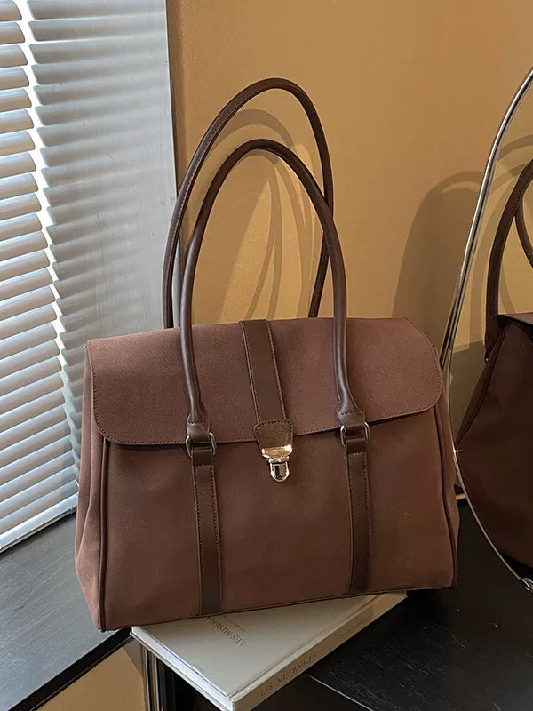 Capacious trend shoulder bag, high-end