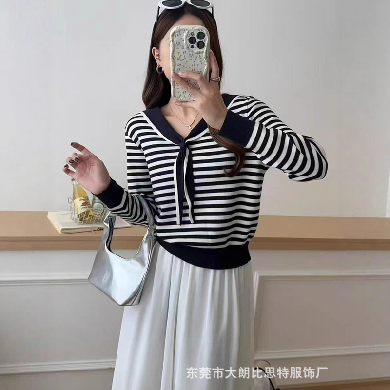 Korean Style Contrasting Navy Collar Stripesd Knitwear for Women in Autum, Fashionable and Age-Reducing Slimming Look Bottoming Shirt Top