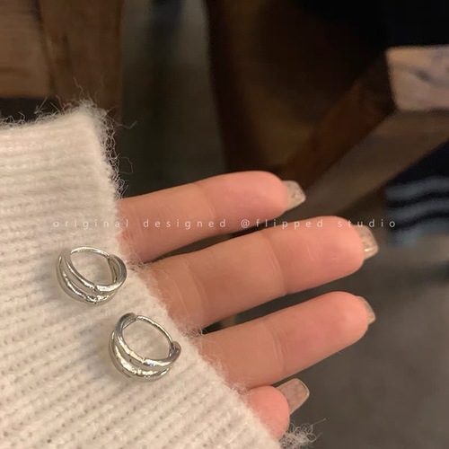 Sleeping does not need to take off the plain circle ear studs, women's circle earrings, versatile cool geometric earrings, double ring stackable stud earrings 