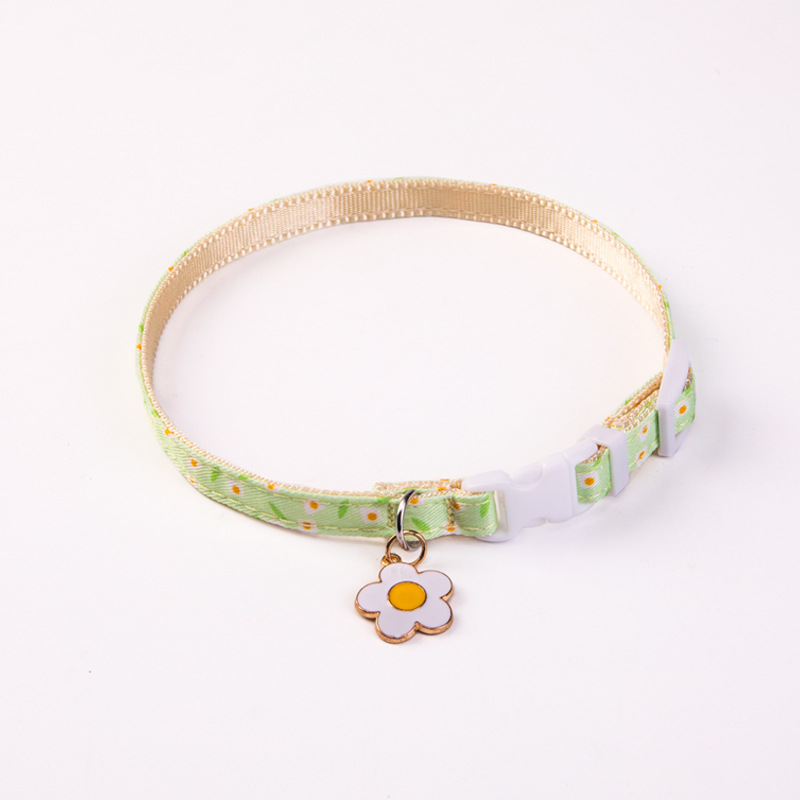 Adornos de flores pequeñas para gatos y perros, campanas, mascotas, gatos, perros pequeños y medianos, hebilla de seguridad anti-liberación, cabello recto de fábrica ajustable