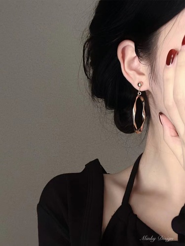 Retro hoop earrings for women Hong Kong style mosquito coil ear clips without piercing exaggerated earrings earrings