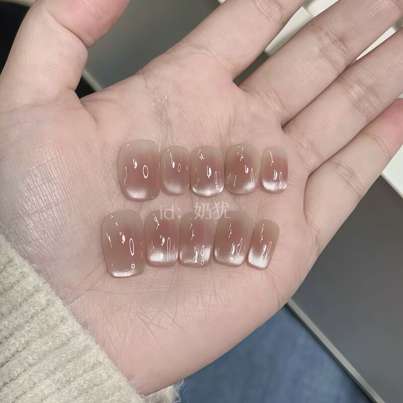 【Laurel Muse】Purely Handmade High-End Wearable Nail Art Finished Product in Plum Color with Gradient Cat-Eye Effect Nail Stickers