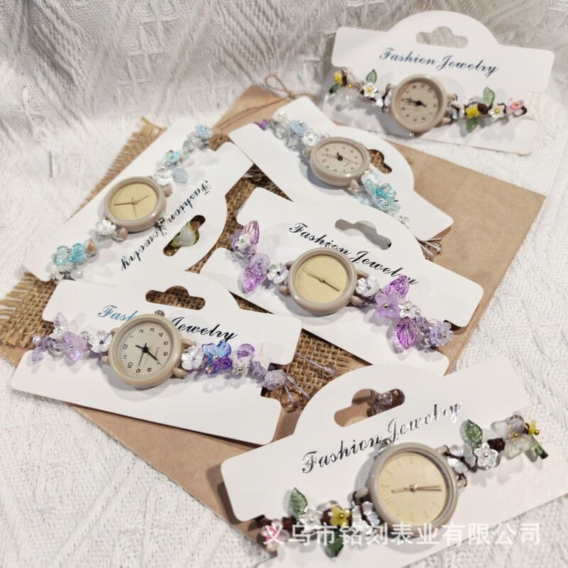 Bright white and sweet style star chain watch for girls, unique and not common, fashionable for middle and high school students, high aesthetic value Bright white and sweet style star chain watch for girls, unique and not common, fashionable for middle and high school students, high aesthetic value