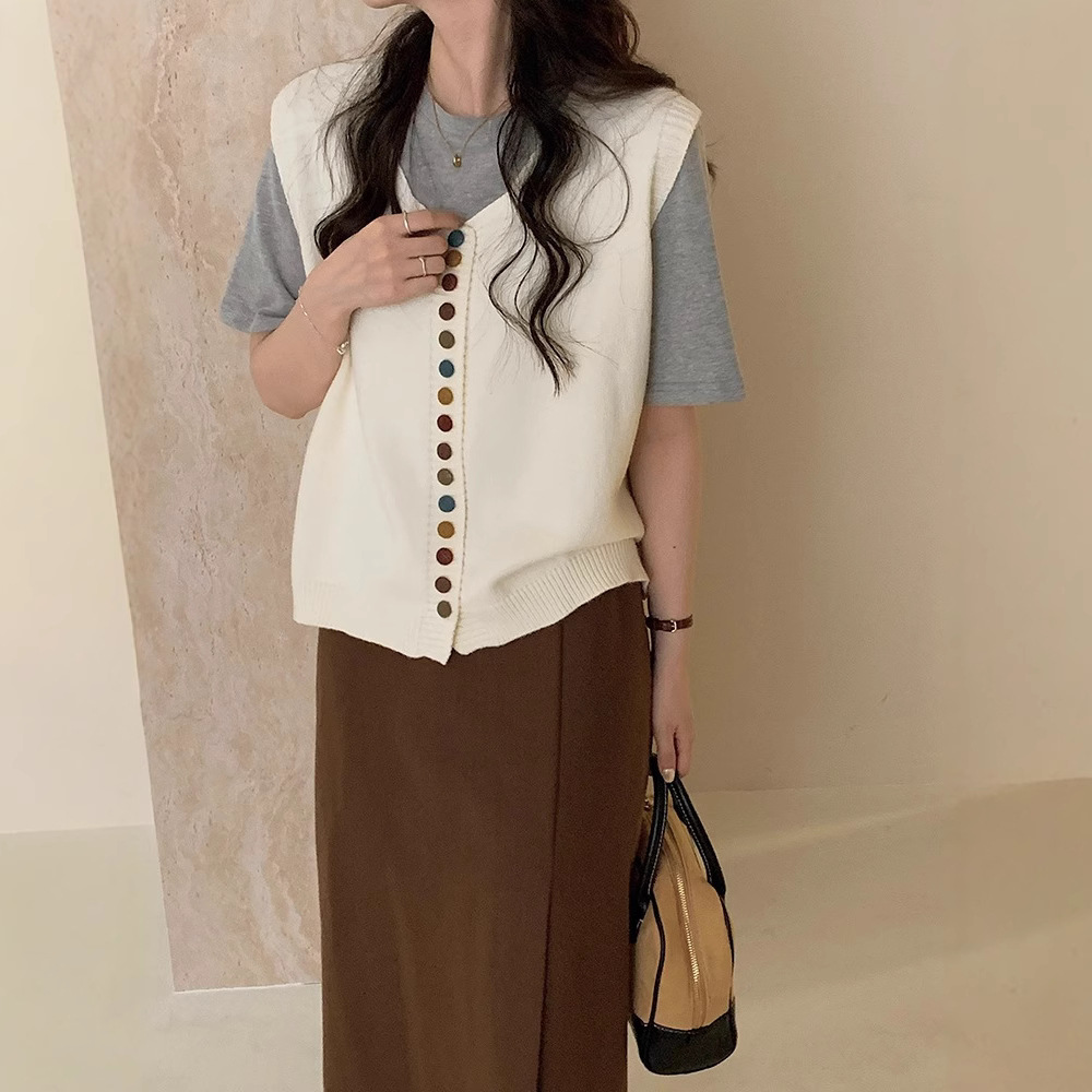 Retro rainbow knitted vest with a round collar