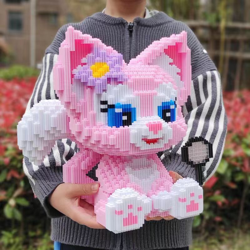 Magnifying glass lina bell gives building block hammer