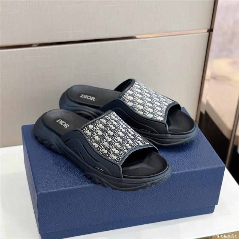European summer sandals for men, European trendy brand slippers, high-end fashion outdoor slip-on sandals