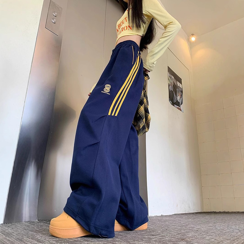 2025 Spring and Autumn Striped Wide-Leg Sweatpants for Women, Slimming Casual Loose Straight-Leg Pants, Versatile and Casual 2025 Spring and Autumn Striped Wide-Leg Sweatpants for Women, Slimming Casual Loose Straight-Leg Pants, Versatile and Casual