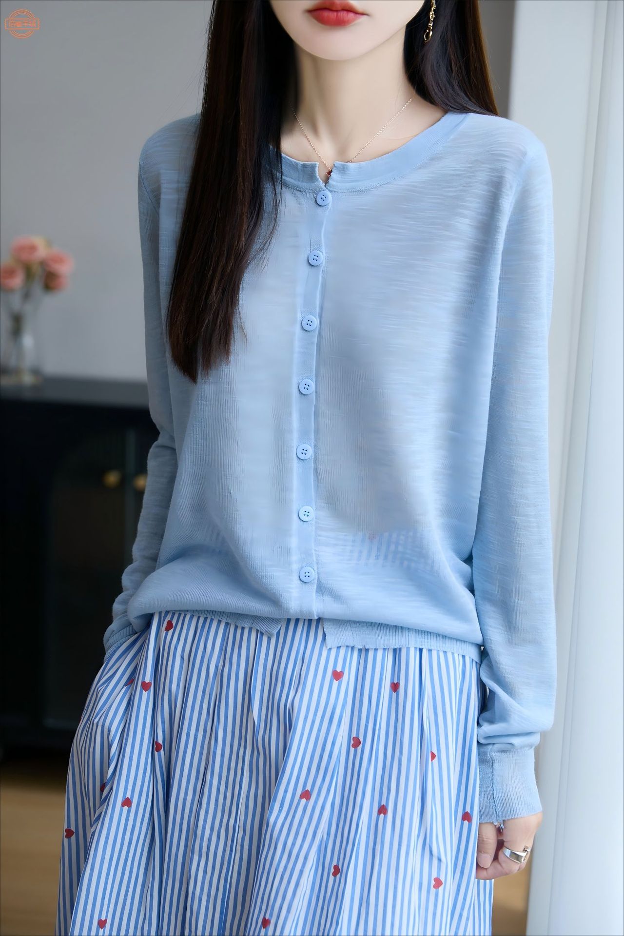라운드넥 스카이블루