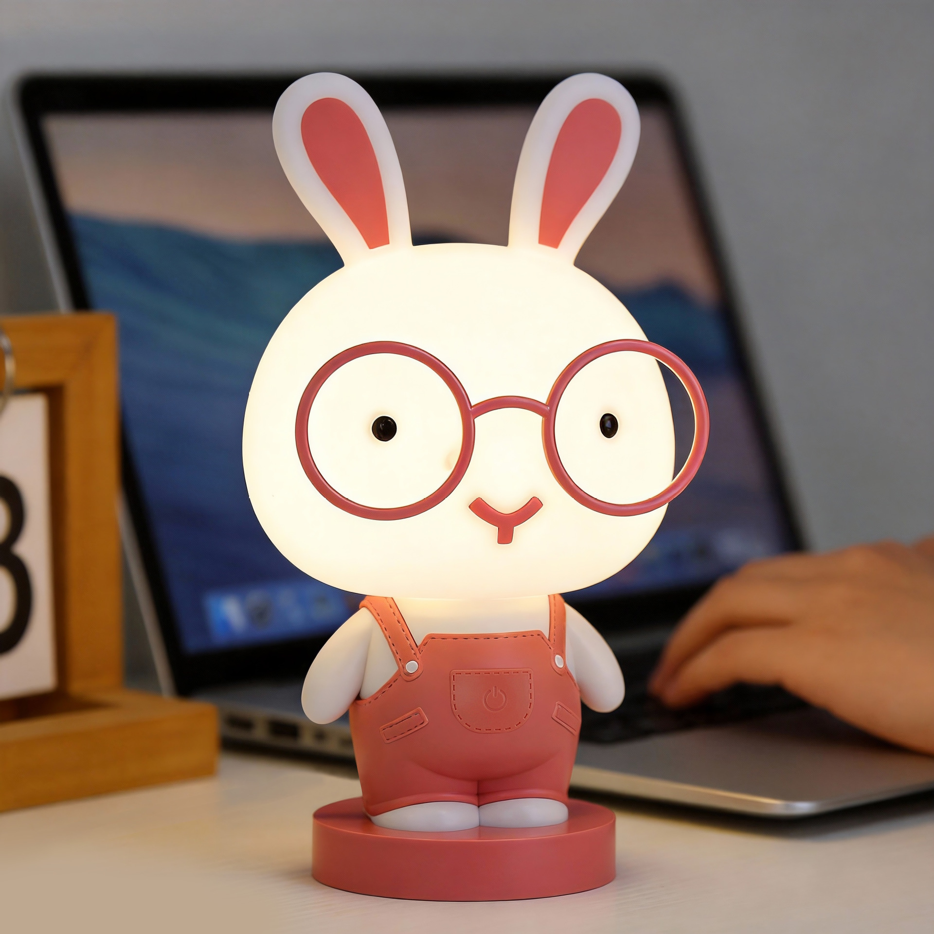 Lámpara de escritorio LED de protección de ojos de tamaño pequeño lindo vaquero 3 toque dormitorio cabecera de cama regalo creativo enchufe