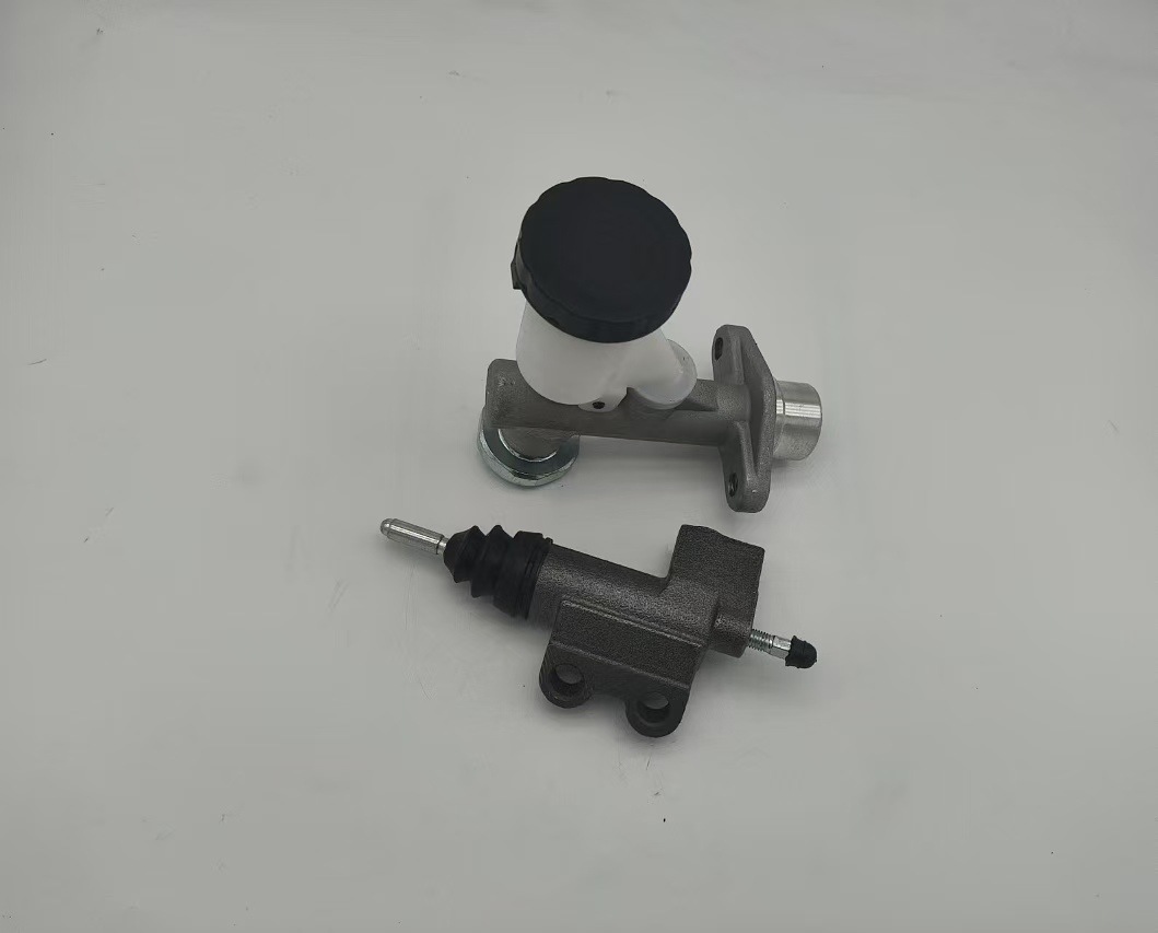30610-VB000 30620-01J01 is suitable for Nissan Tule Y61 clutch master cylinder and clutch cylinder
