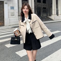 山力達迪小香風の短いタイプは街の灰色のコートの女性の秋冬の復古のデザイン感が小さいです。
