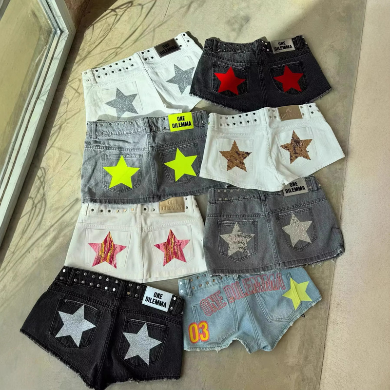 European and American Style One-Piece Denim Shorts for Women, Y2K Spicy Girl Low-Waist Loose Fashion Star Print Hot Pants European and American Style One-Piece Denim Shorts for Women, Y2K Spicy Girl Low-Waist Loose Fashion Star Print Hot Pants