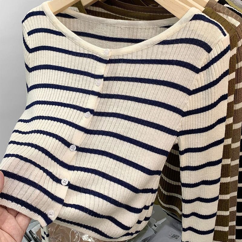 Warm Maple Early Autumn Thin Knit Striped Short Cardigan 2026 New Spring Autumn Sweater Coat Round Neck Long Sleeve Top Warm Maple Early Autumn Thin Knit Striped Short Cardigan 2026 New Spring Autumn Sweater Coat Round Neck Long Sleeve Top