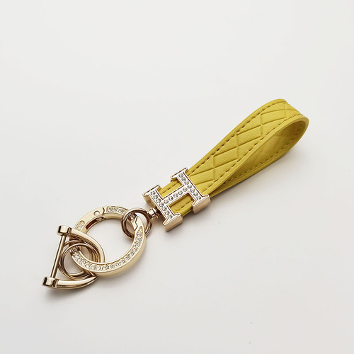 H Diamond Filled Car Keychain Accessory Diamond Spring Ring Fashion Trend Goddess Keychain Pendant Wholesale