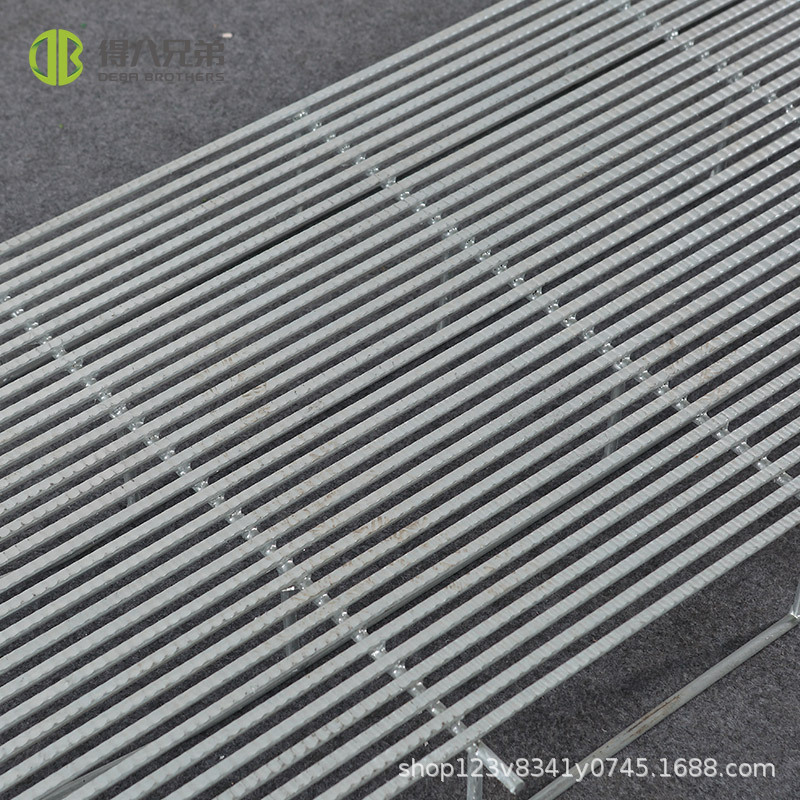 Tres bordes de acero piso de fugas de estiércol cama de pared europea placa de fugas de estiércol fabricante de equipos de crianza de cerdos