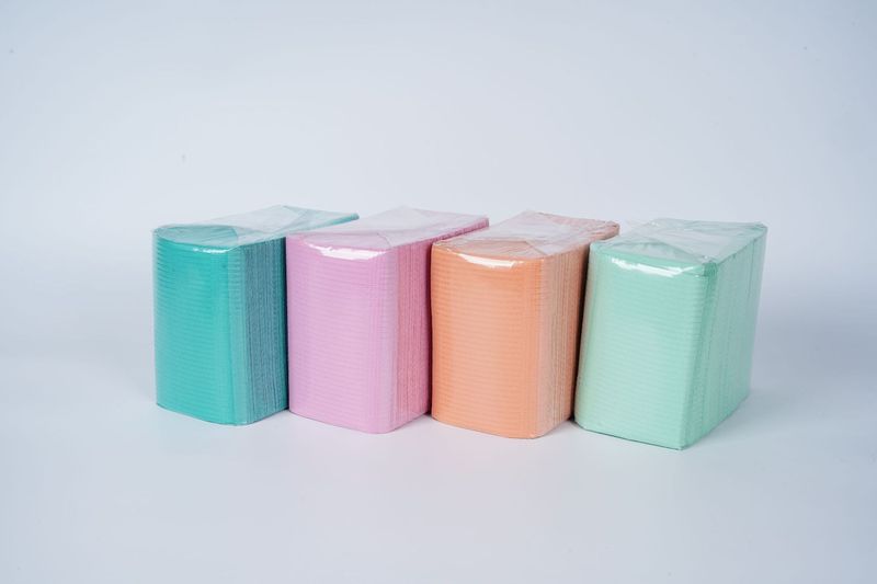 メーカーは使い捨ての布を販売しています。|undefined