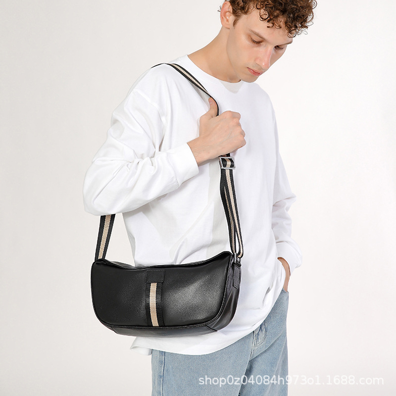 工厂批发男士单肩包头层牛皮大容量斜挎包男士休闲商务牛皮单肩包