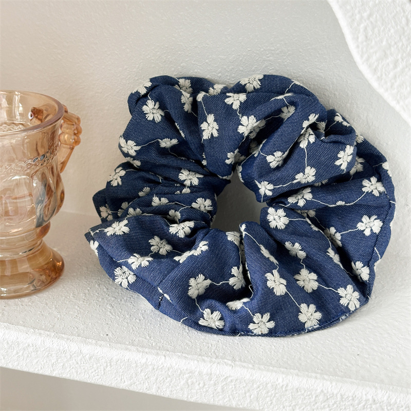 30g Weight Hair Tie Hair Accessories Type 1 Piece Quantity Casual, Holiday, Street Occasion Cloth Material Floral Pattern All Seasons Season Women's Gender Elegant, Retro, Lady Style Elegant Retro Lady Women's Floral Cloth Hair Tie 10