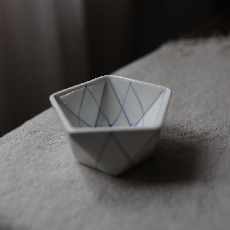 Pentagon grid diameter 7.5 height 4CM