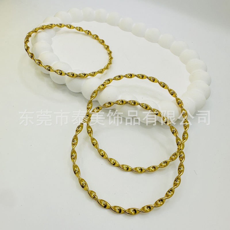 チタン鋼ツイストワイヤーブレスレットステンレス鋼卸売ヨーロッパとアメリカの金メッキシンプルなツイストブレスレット角線クローズドリング色あせません|undefined