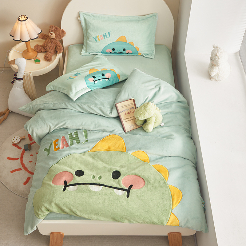 Wholesale kindergarten quilt three-piece set thickened warm milk velvet autumn and winter children's baby kindergarten special quilt cover