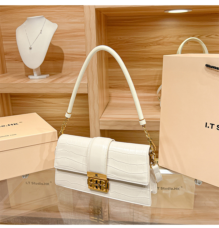 2023 nouveau sac sous les bras en cuir minimaliste pour la mode féminine et de niche, une épaule bandoulière Portable petit sac carré_voghion.com